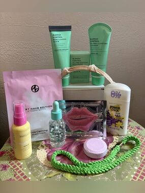 Beauty Assorted Skincare & Accessories Set of 11 items NWOT